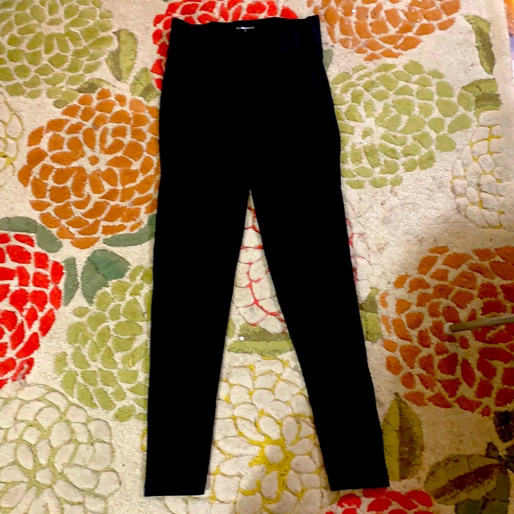 Carbon 38 gently worn black work out leggings